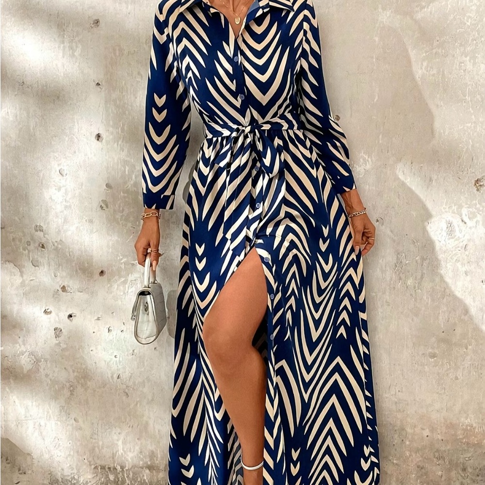 NWOT. Never worn. Navy/off white dress.